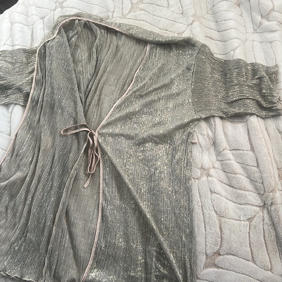 VS Sleep Top & Robe set - Picture 5 of 6